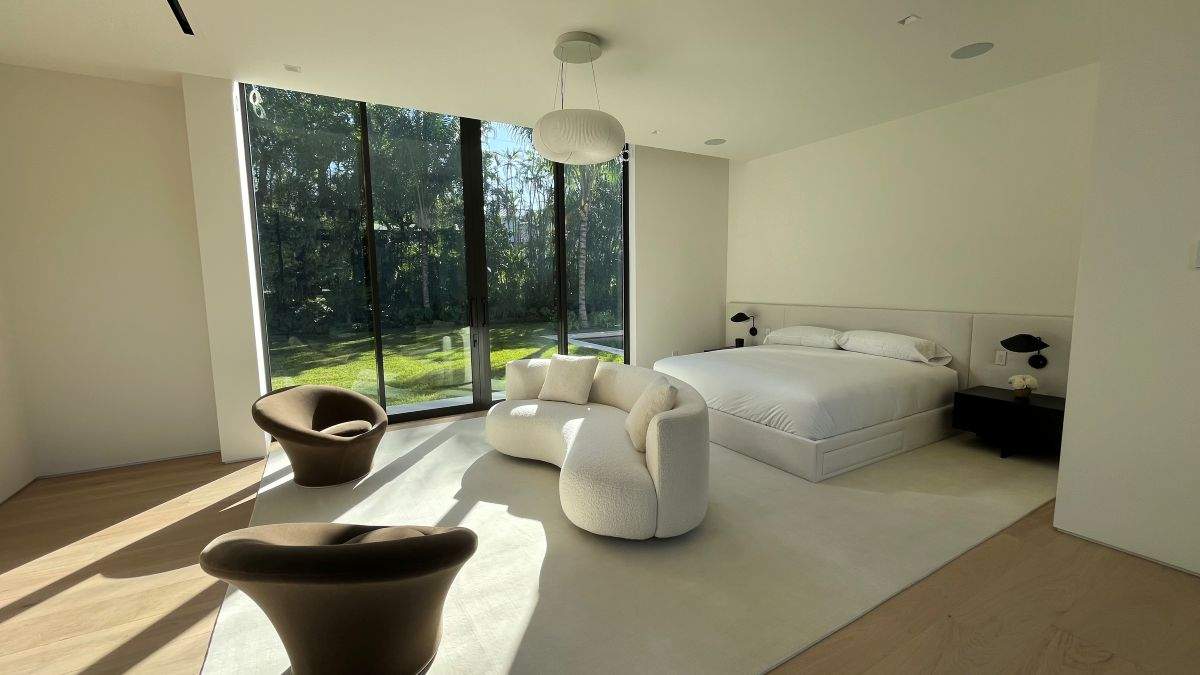 Modern bedroom with impact Glass door